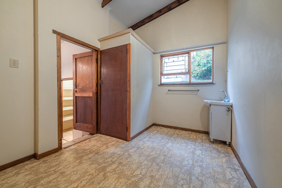 5 Bedroom Property for Sale in Fraaiuitsig Western Cape